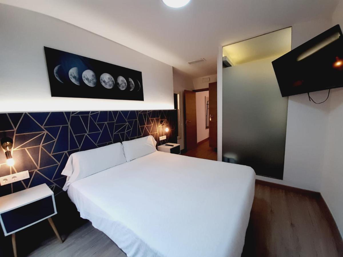 Hostal Laia By Gaiarooms Barcelona Exterior foto